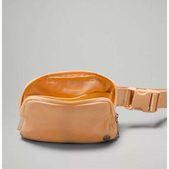 LULULEMON | ✨NEW✨ Everywhere Belt Bag 1L in Summer Glow - Picture 5 of 7